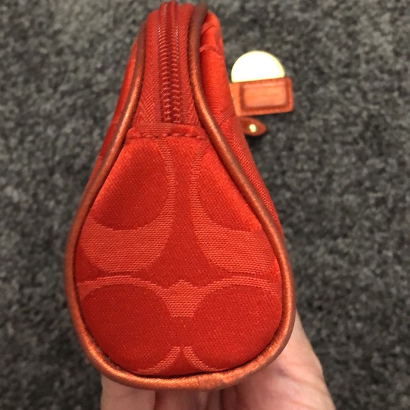 Coach/Estee Lauder red cosmetic pouch - Picture 6 of 11